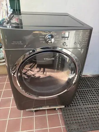 Very Good ELectrolux Gas Dryer