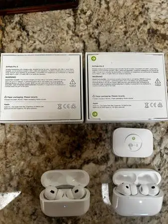 APPLE AIR PODS PRO 3 (2 avail)