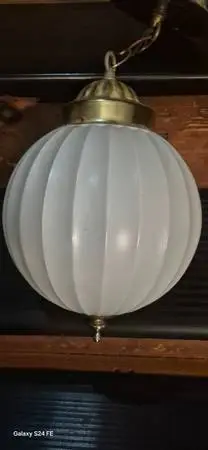 Beveled Globe Light/Light Fixture
