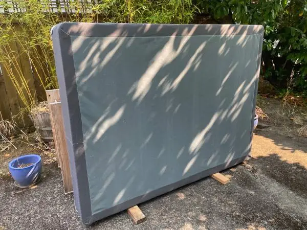 Queen Bed Box Foundation: Excellent Condition