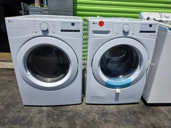 New ! Lg white front load washer and gas dryer