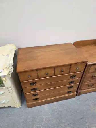 Three Drawer Maple Wood Dresser Chest #527-8