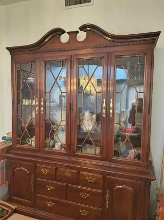 Formal Dining Suite - Were Downsizing- need to sell