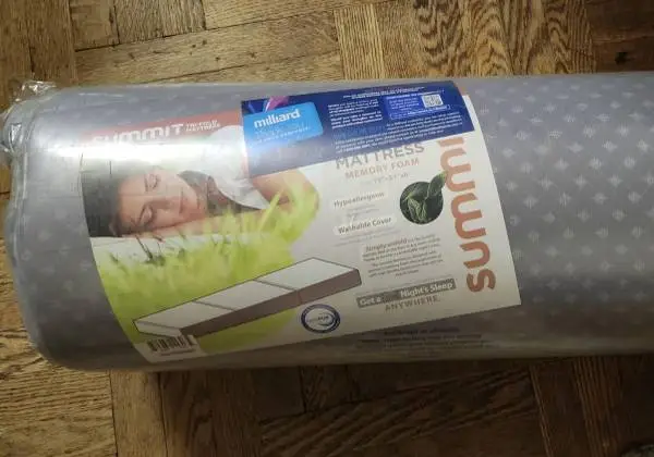 NEW! 6 Summit Foldable memory foam mattress still in package.