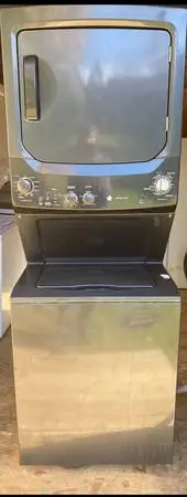 Washer and dryer stackable