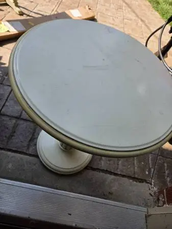 Small single table