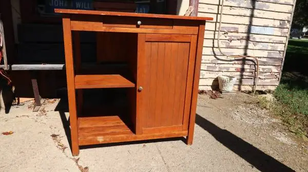 KITCHEN ISLAND, POTATOE BIN, SMALL SHELVE