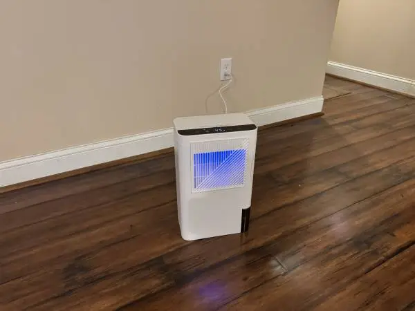 QFOX Dehumidifier – 2000 Sq Ft | QUIET 35dB + Drain Hose & 2.5L Tank