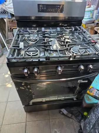 Stove with Broken Front Glass 10 Months Old