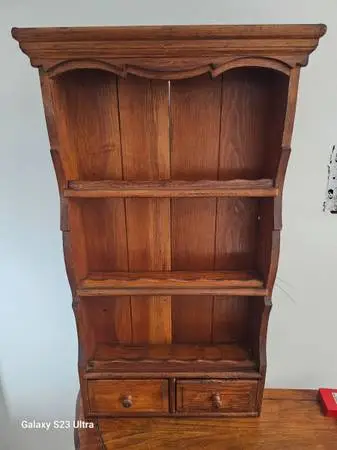 Vintage nic-nac shelf