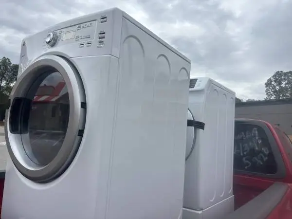 Samsung washer and dryer set in Excellent working condition.Comes wi