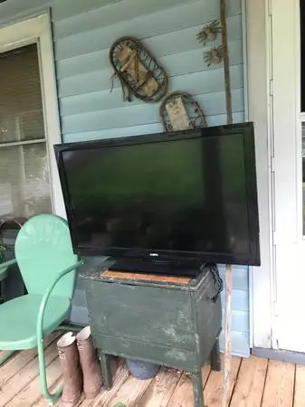 Sanyo 42 inch LCD TV without remote