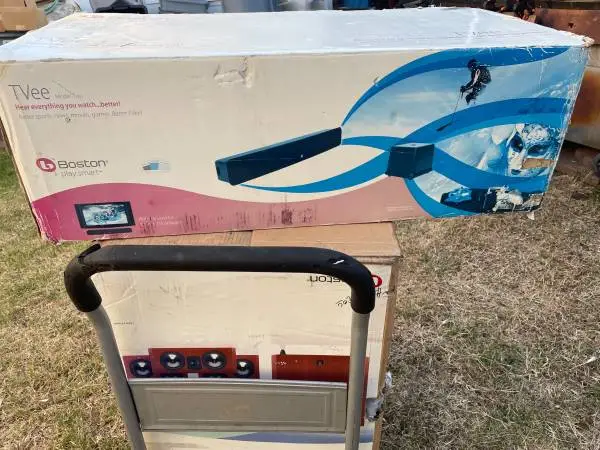 Boston acoustic TVee model two New in box, TV sound system
