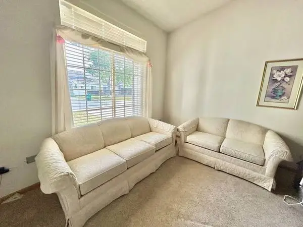 Pristine Rowe Sofa & Loveseat Set - Grandmillennial / Cottagecore- Pri