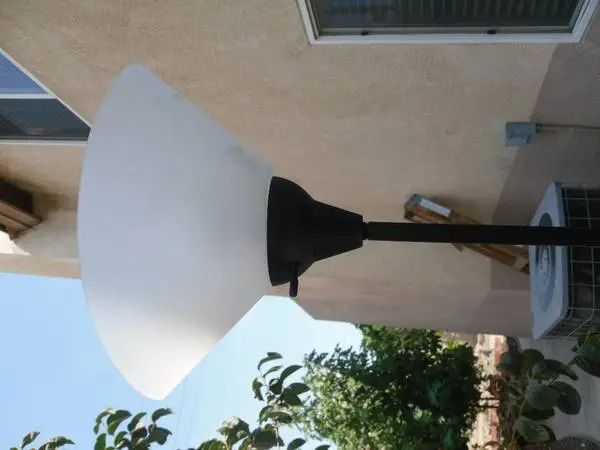 FLOOR LAMP