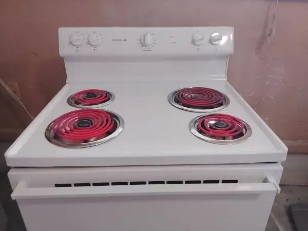 Clean good working electric stove, free delivery and setup