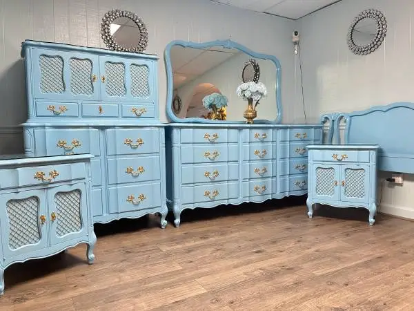 Gorgeous King Size Solid Wood French Provincial Bedroom Set
