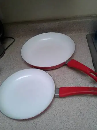 *Set of 2 Frying Pans-Like New!*
