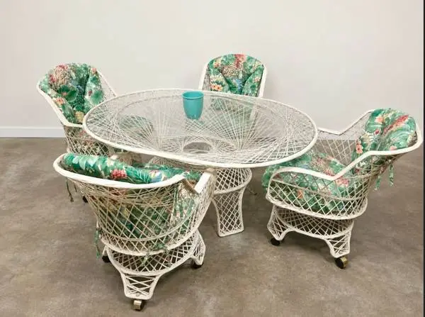 Russell Woodard Spun Fiberglass Oval Racetrack Dining Table/4 Chairs