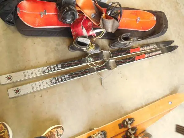 Rossignol Black widow stealth cross country skiis 205