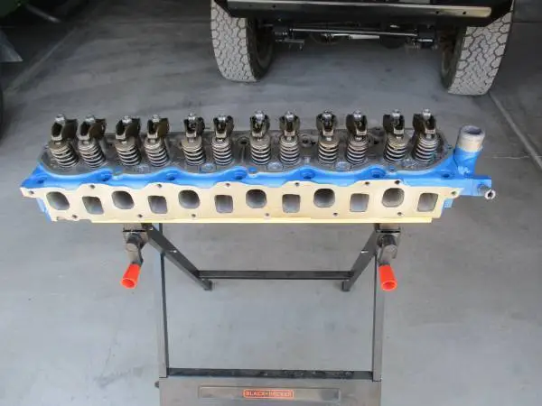 cylinder head for ford 300 six motor