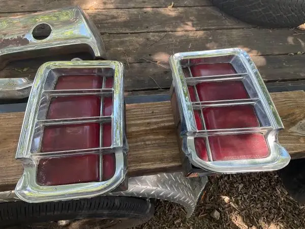 1966 OLDSMOBILE CUTLASS OR F85 PAIR OF COMPLETE USED TAILLIGHT ASS