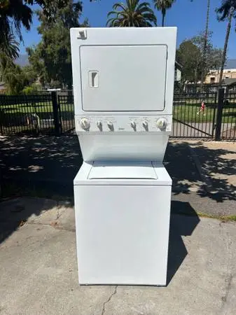 Warranty//free installation delivery analog washer and gas dryer