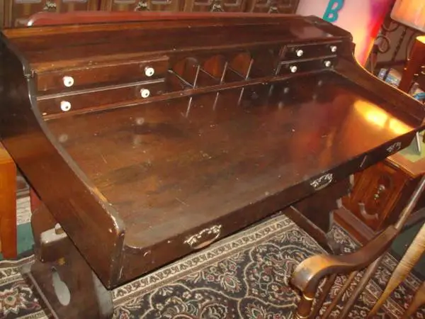 trussel desk