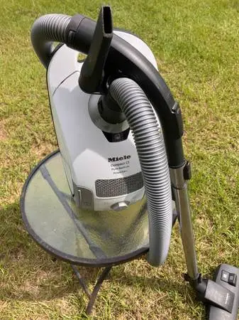 *READ* Miele C1 Compact Vacuum Cleaner