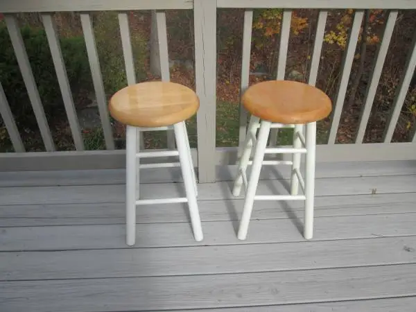 24 Solid Maple Stools (Made USA) (Excellent Condition) ($200 New)
