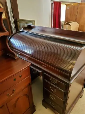 Roll Top Desk from the 90s Large and solid wood-once $1095