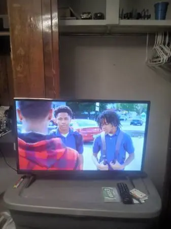 for sale a nice Vizio 32inch smart TV