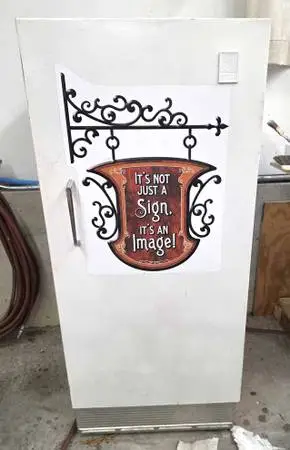 Bj - Refrigerator - GE, Medium Sized