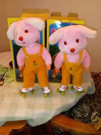 2 Vintage Bunny Skates