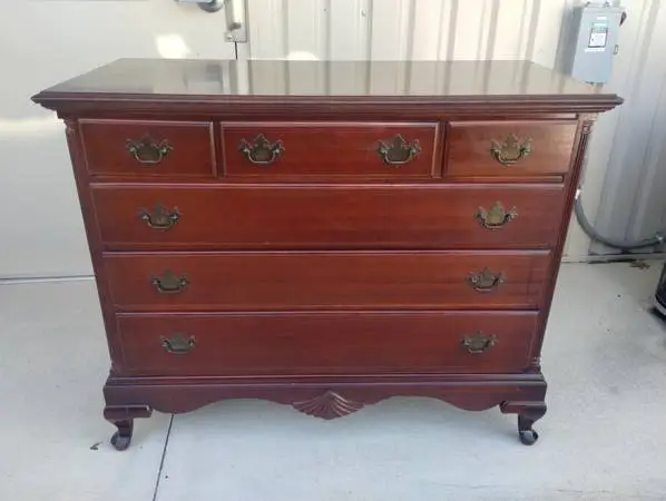 Vintage 1940s Chippendale Style Mahogany Dresser - NICE!