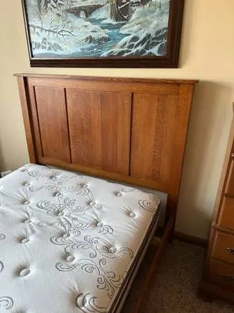 SOLID OAK BED