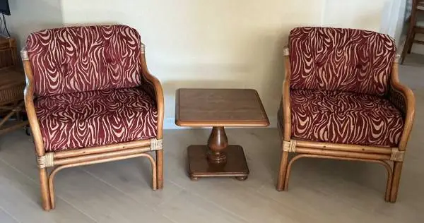 Will delivered ~~2 Rattan club/arm chairs w/table
