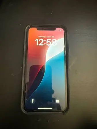 iPhone 11 64GB – Unlocked – Excellent Condition, Always Cased