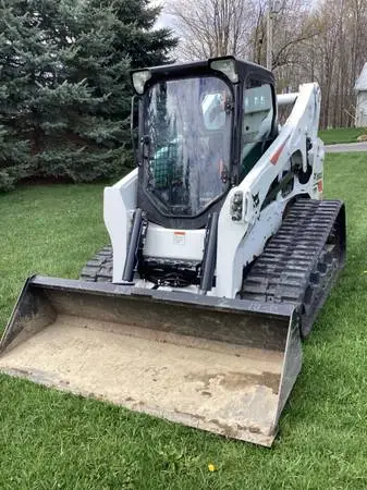 Skid Steer Bobcat T750