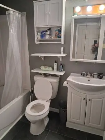 1 bedroom lower
