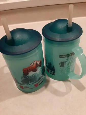 Lightning McQueen cups w/straws for the freezer, excellent condition