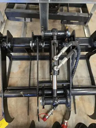 New Mini Skidsteer Root Grapple. Toro-Dingo Mount