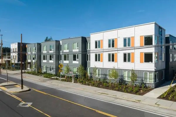 On-Site Maintenance, Refrigerator, Near Local Transit