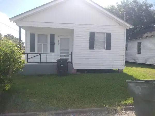 Cozy!! 2/1 House $1300
