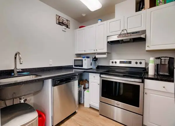 Situated in Issaquah!, 2 bedroom, Courtyard