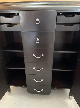 Big Dresser