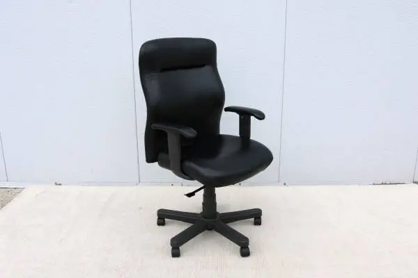 Knoll Bulldog Executive Ergonomic Office Desk Chair in Black Leather