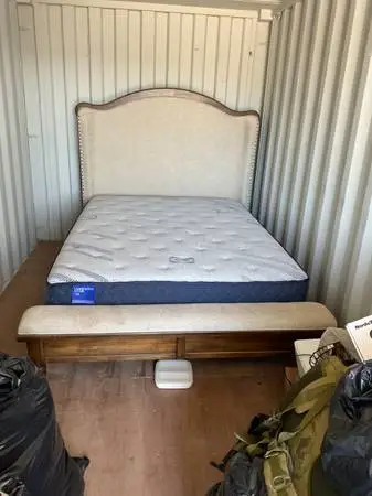 BED   QUEEN SIZE