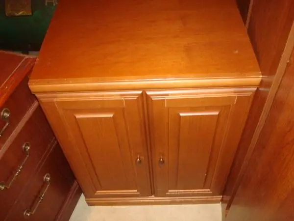 nice cabinet,