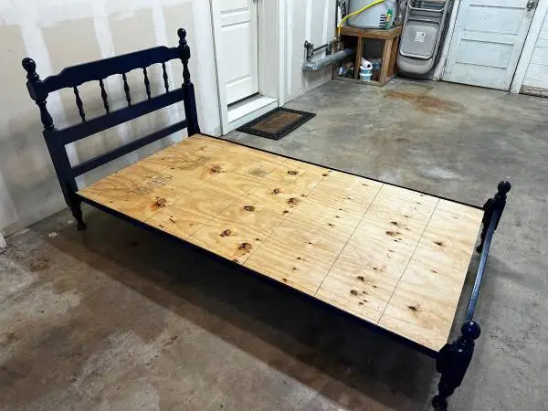 Solid wood twin bed